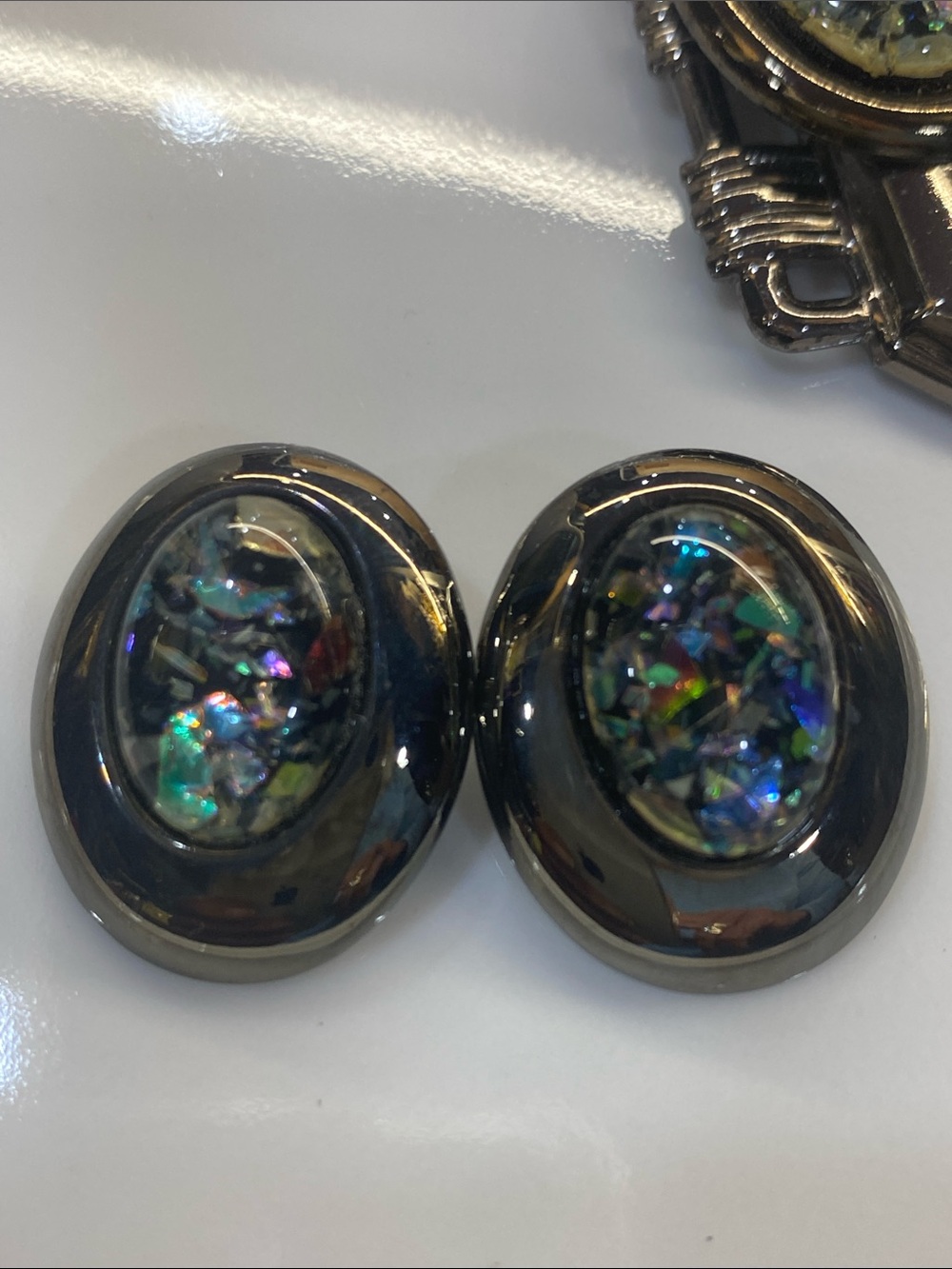 Vintage Gunmetal Brooch and Pierced Earring Set - Picture 5 of 5